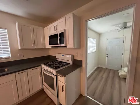 Entry Way - 924 E H St, Ontario, CA 91764 photo 2 of 2