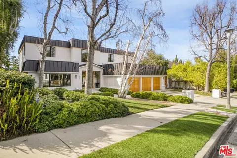 18321 Lake Encino Dr, Encino, CA 91316