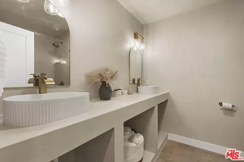 Bath - 7845 Elwood St, Joshua Tree, CA 92252 photo 1 of 5