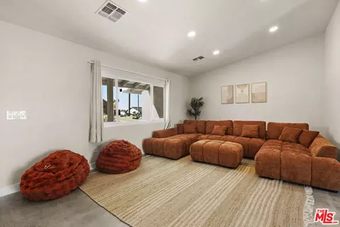 Living - 7845 Elwood St, Joshua Tree, CA 92252 photo 2 of 2