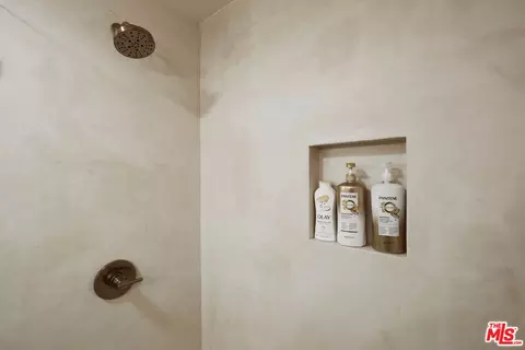Bath - 7845 Elwood St, Joshua Tree, CA 92252 photo 3 of 5