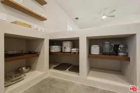 Kitchen - 7845 Elwood St, Joshua Tree, CA 92252 photo 8 of 9