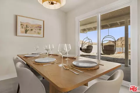 Dining - 7845 Elwood St, Joshua Tree, CA 92252 photo 1 of 4