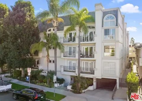 11690 Montana Ave #201, Los Angeles, CA 90049