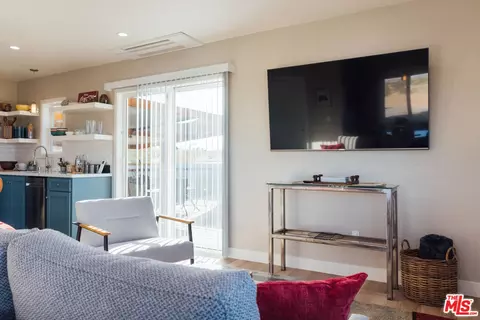 Living - 674 Gerber Ave, Landers, CA 92285 photo 4 of 4