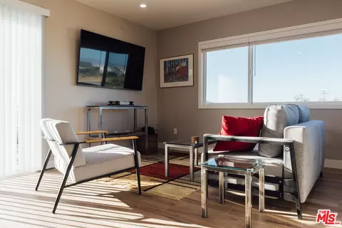 Living - 674 Gerber Ave, Landers, CA 92285 photo 3 of 4