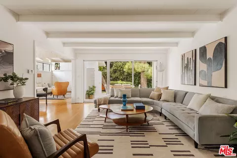 10749 Molony Rd, Culver City, CA 90230