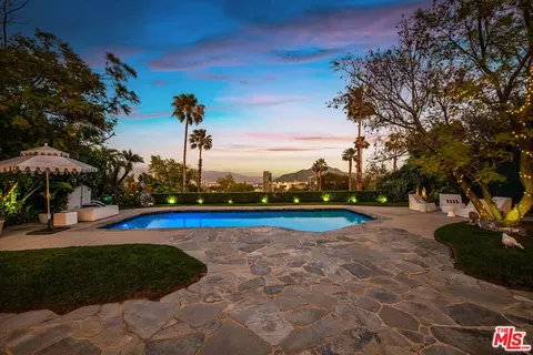 3420 Wrightview Dr, Studio City, CA 91604 photo 2