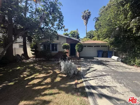10862 Fruitland Dr, Studio City, CA 91604