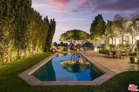 2410 Crest View Dr, Los Angeles, CA 90046