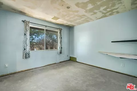 Bedroom - 10314 E Ave, Littlerock, CA 93543 photo 3 of 6