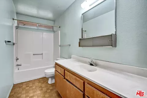 Bath - 10314 E Ave, Littlerock, CA 93543 photo 1 of 2