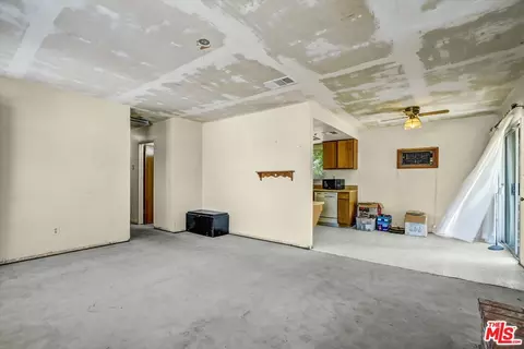 Living - 10314 E Ave, Littlerock, CA 93543 photo 4 of 5