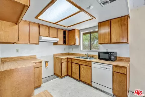 Kitchen - 10314 E Ave, Littlerock, CA 93543 photo 2 of 5