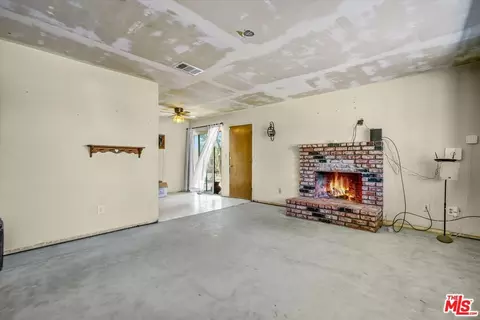 Living - 10314 E Ave, Littlerock, CA 93543 photo 1 of 5