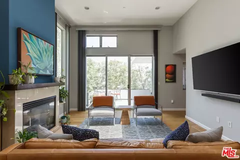 5936 Barton Ave, Los Angeles, CA 90038