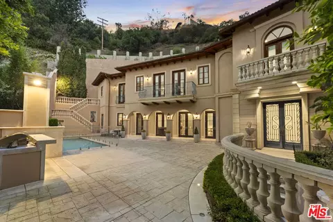 1465 N Robmar Dr, Beverly Hills, CA 90210