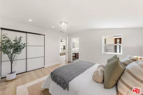 Bedroom - 1180 Coronet Ave, Pasadena, CA 91107 photo 2 of 7