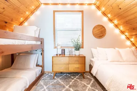 Bedroom - 31561 Panorama Dr, Running Springs, CA 92382 photo 6 of 9