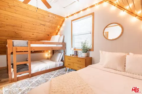 Bedroom - 31561 Panorama Dr, Running Springs, CA 92382 photo 8 of 9