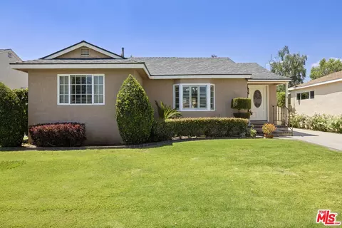 17630 Kittridge St, Lake Balboa, CA 91406