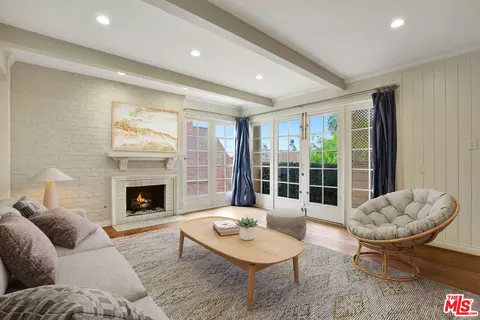 1260 S Beverly Glen Blvd #304, Los Angeles, CA 90024