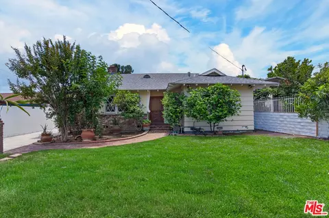 23036 Victory Blvd, Woodland Hills, CA 91367