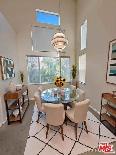 Dining - 332 Arroyo Vis, Fallbrook, CA 92028 photo 1 of 1