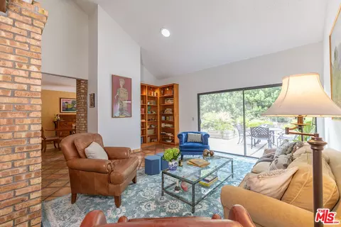 449 Willamette Ln, Claremont, CA 91711