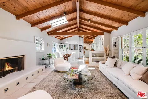 7431 Del Zuro, Los Angeles, CA 90046