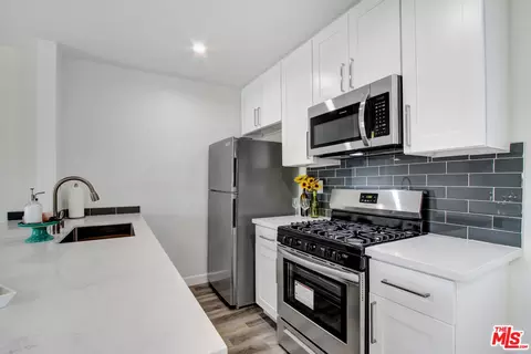 Kitchen - 14849 Vanowen St, Van Nuys, CA 91405 photo 2 of 3