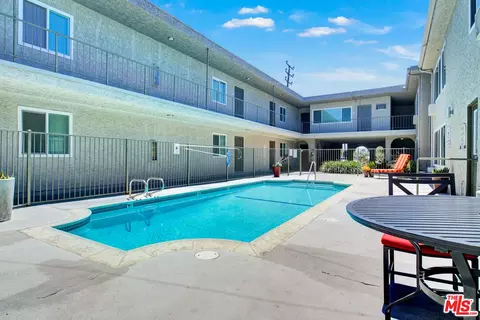 Exterior - 14849 Vanowen St, Van Nuys, CA 91405 photo 1 of 2