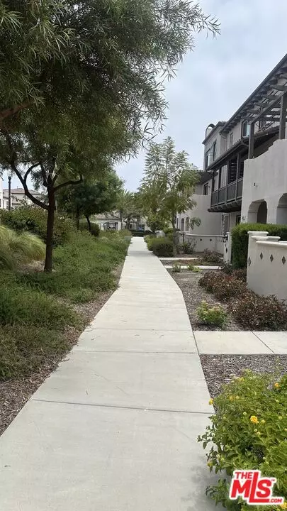 Exterior - 358 Serra St, Camarillo, CA 93010 photo 4 of 6