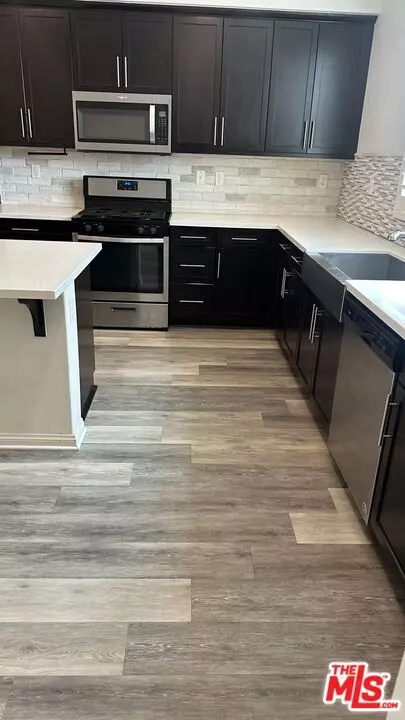 Kitchen - 358 Serra St, Camarillo, CA 93010 photo 2 of 2