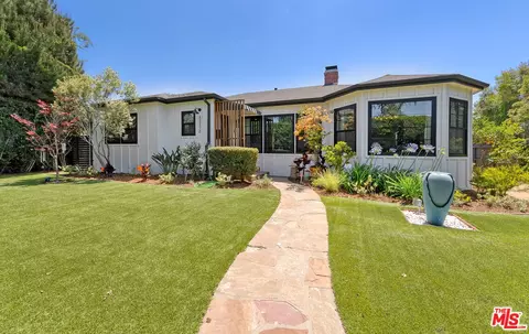 11172 Braddock Dr, Culver City, CA 90230