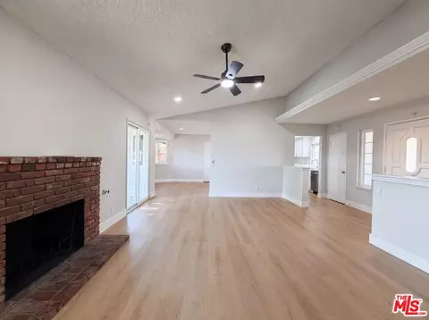 Living - 40733 176th St #E, Lancaster, CA 93535 photo 2 of 4