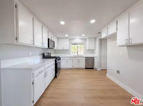 Kitchen - 40733 176th St #E, Lancaster, CA 93535 photo 1 of 3