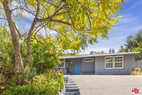 3804 Woodcliff Rd, Sherman Oaks, CA 91403
