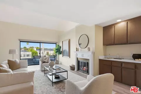 700 Esplanade #30, Redondo Beach, CA 90277