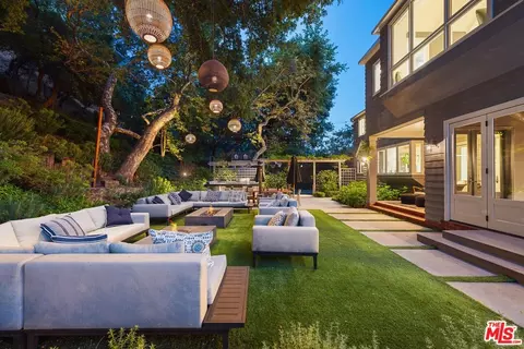 2600 Mandeville Canyon Rd, Los Angeles, CA 90049
