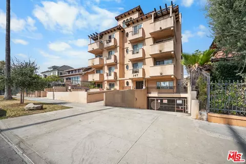 147 N Berendo St #203, Los Angeles, CA 90004