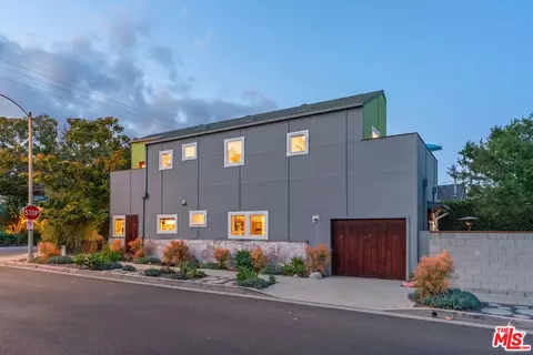 11376 Matteson Ave, Los Angeles, CA 90066