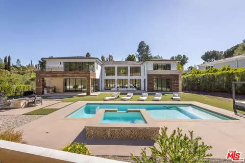 4607 Vanalden Ave, Tarzana, CA 91356