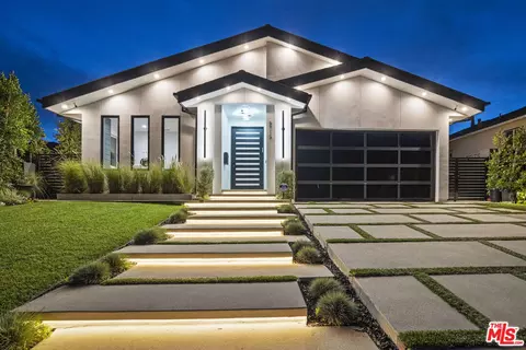 5715 Troost Ave, North Hollywood, CA 91601