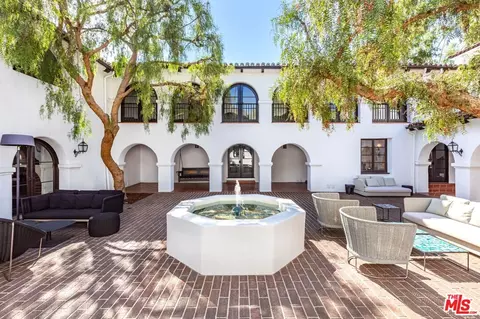820 N Roxbury Dr, Beverly Hills, CA 90210