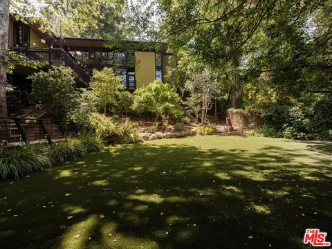 Exterior - 954 Hillside Ter, Pasadena, CA 91105 photo 7 of 14