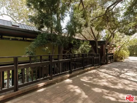 Exterior - 954 Hillside Ter, Pasadena, CA 91105 photo 11 of 14