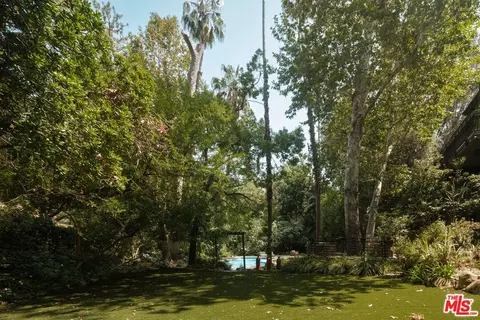 Exterior - 954 Hillside Ter, Pasadena, CA 91105 photo 8 of 14