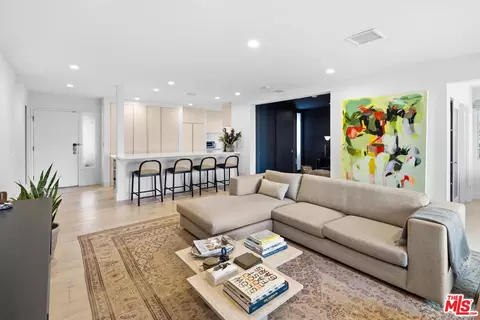 930 California Ave #301, Santa Monica, CA 90403