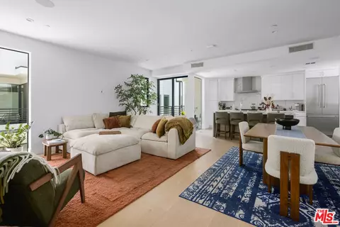 741 N Gramercy Pl, Los Angeles, CA 90038